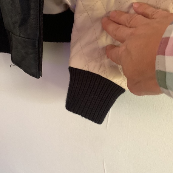 Danier leather varsity jacket sz M - Picture 4 of 6